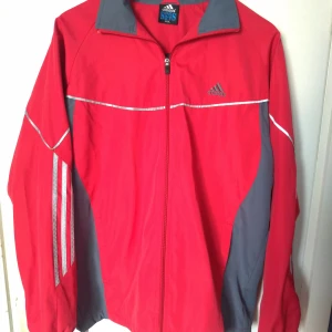 Jacka adidas retro - Jacka storlek XXL men passar som storlek M for herr .
