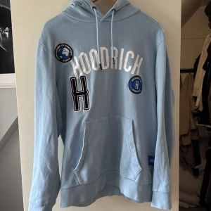 HoodRich hoodie  - Hej, säljer min Hoodrich hoodie, den är i storlek M men passar även er som har S!
