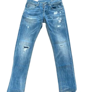 Dondup george - Cond: 8,9/10 Size: 33 Retail: 3000:- Vårt pris: 1200:-