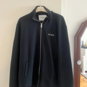 Les deux kofta  - Storlek M  Sparsamt använd, i mycket bra skick! 