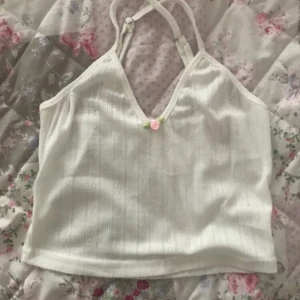 vitt linne med blomma - inga defekter! 💞