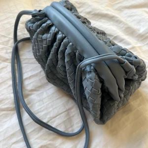 Botega liknande väska - Så sjukt snygg och aldrig älvans, köpt i spaninen, den luktar NY