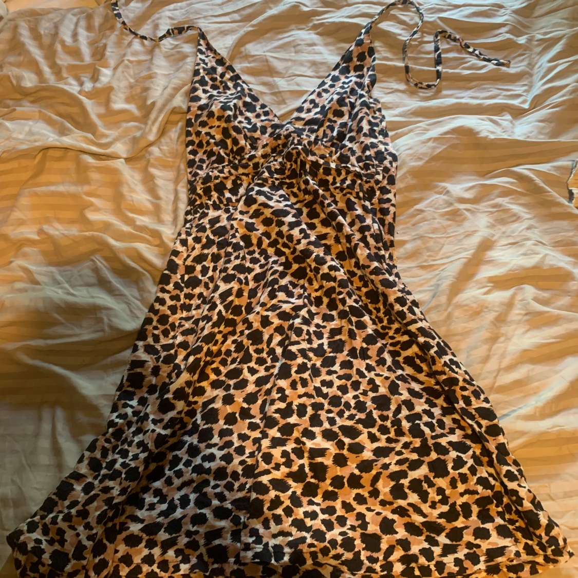 Gullig Leopard mini klänning 