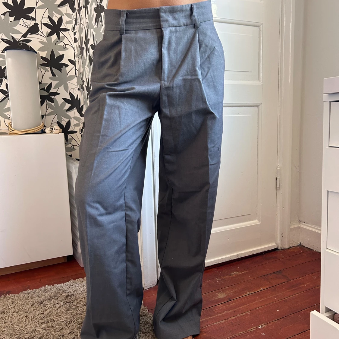 Low waist kostymbyxor