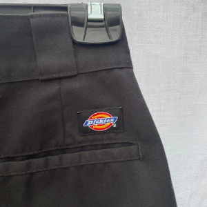Dickies byxor svarta - Byxor från Dickies köpta på Junkyard för 600kr. använda en gång.👖✌️