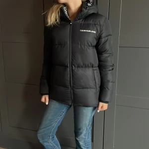Calvin Klein jacka  - har använt några gånger men är som ny, skriv privat om ni har frågor ❤️🙏