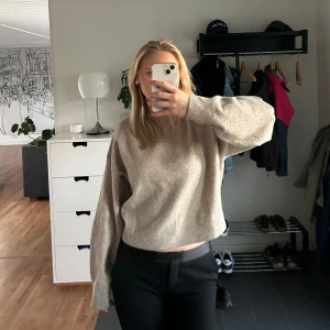 Stickad tröja - Stickad tröja från Weekday, perfekt till hösten💞