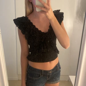 Zara topp - Säljer min zara topp då jag inte använt den på ett tag 💓