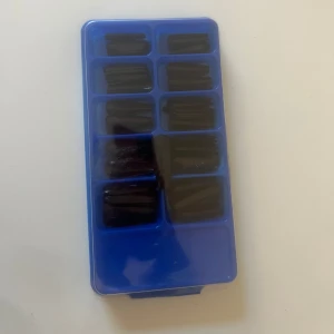 Plast naglar i storpack - Har använd ett ser ut lådan annars är den full 🖤