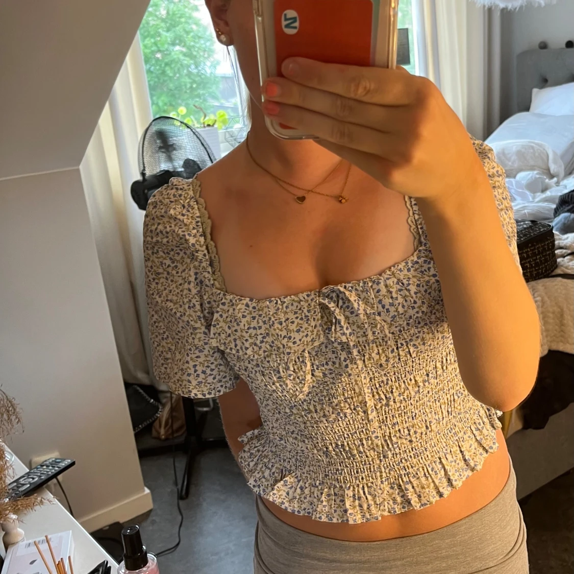 blommig blus/topp - 90