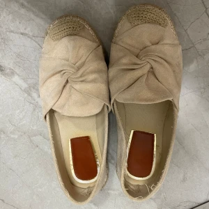 Ballerina  - Ballerina skor i storlek 37, 100kr.