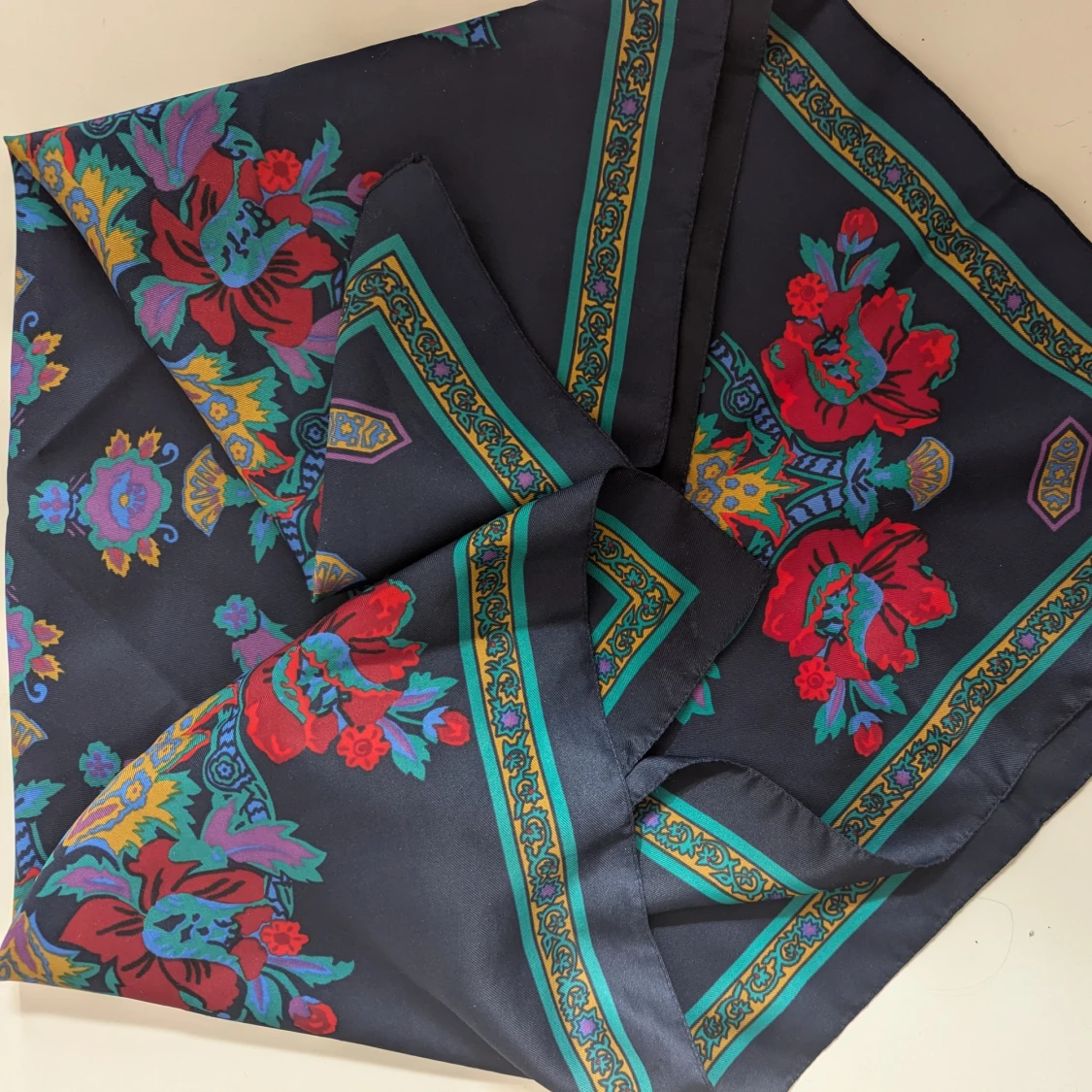 Mönstrad sjal från Totes - 90