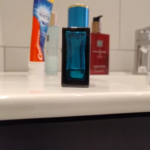 Versace Eros parfym  - Tjena säljer nu min Versace Eros parfym då jag inte använder den, Finns inte mycket kvar hör av er vid funderingar 