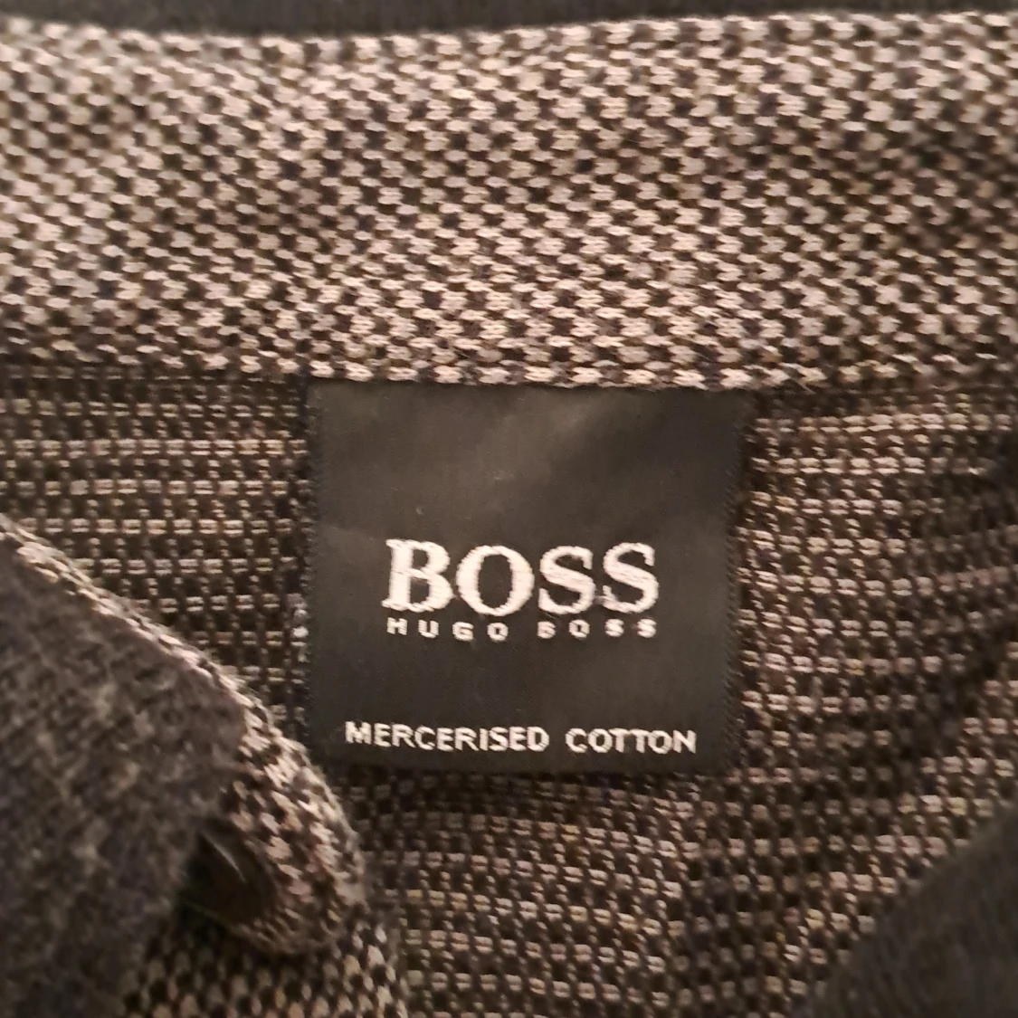 Grå pikétröja från Hugo Boss - 90