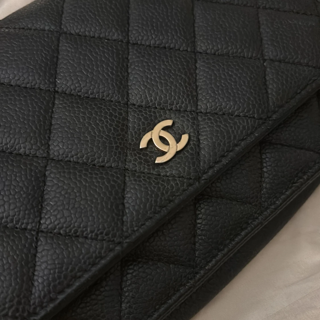 Svart quiltad axelväska - 90