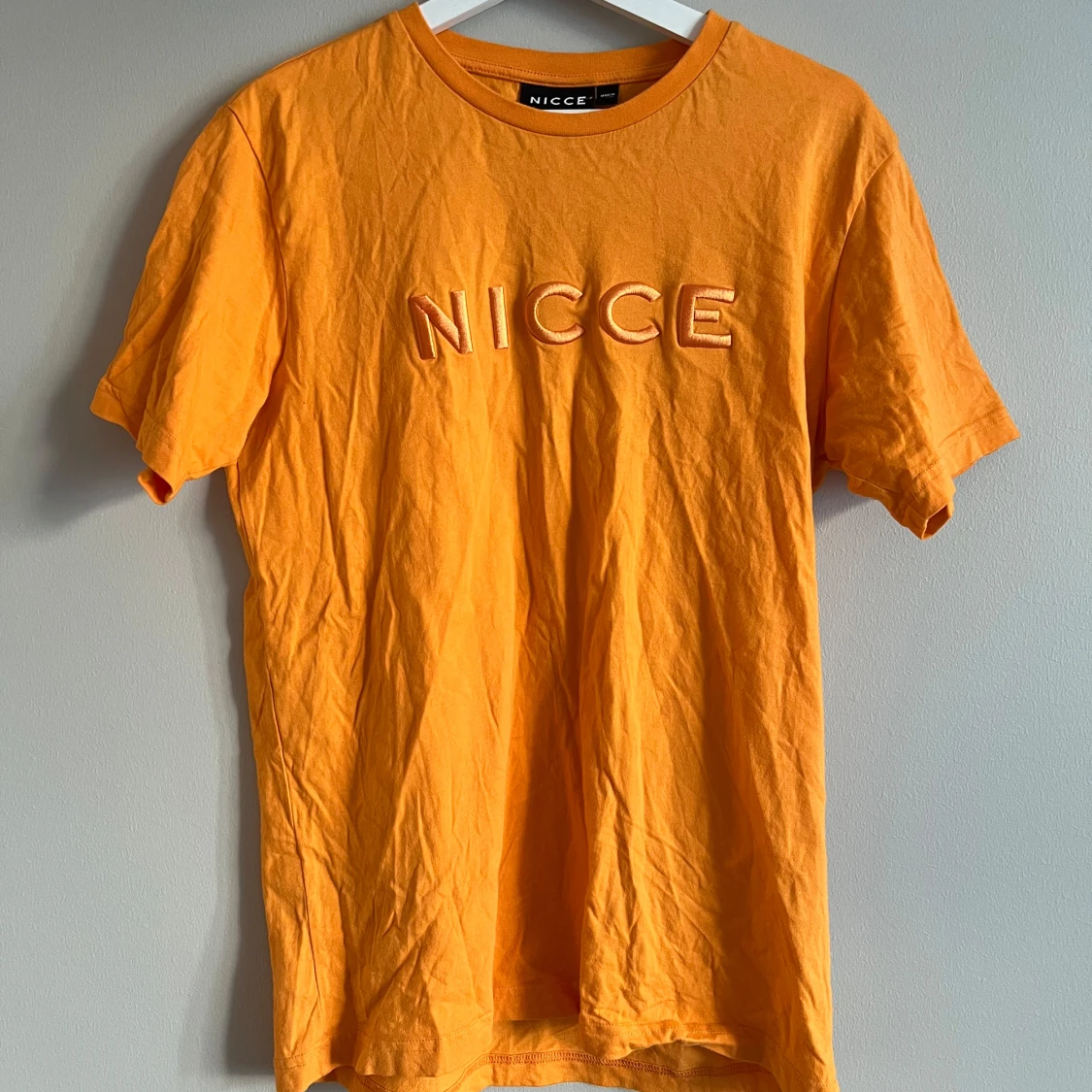 Orange t-shirt från Nicce