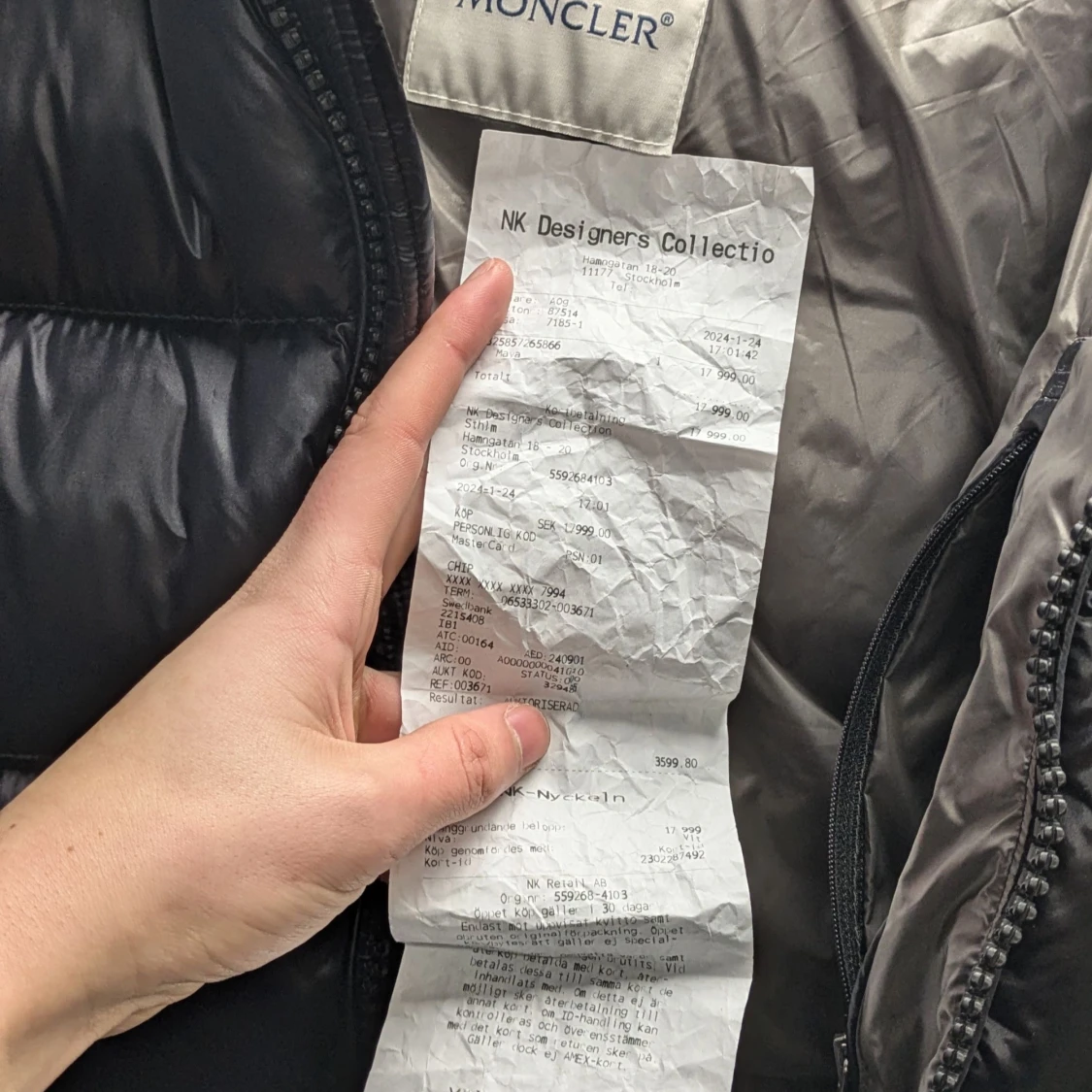 Svart dunjacka från Moncler - 90