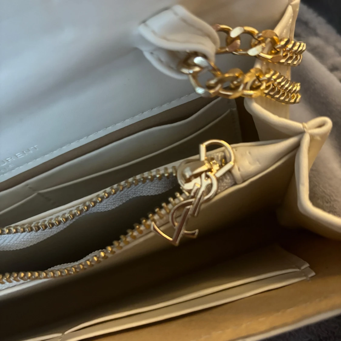 Vit quiltad axelväska från Saint Laurent - 92