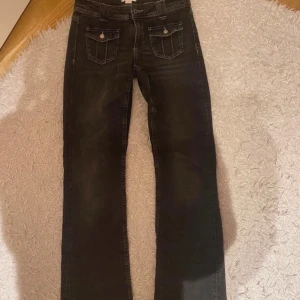 Low waist Bootcut jeans  - Lågmidjade jeans i storlek 170