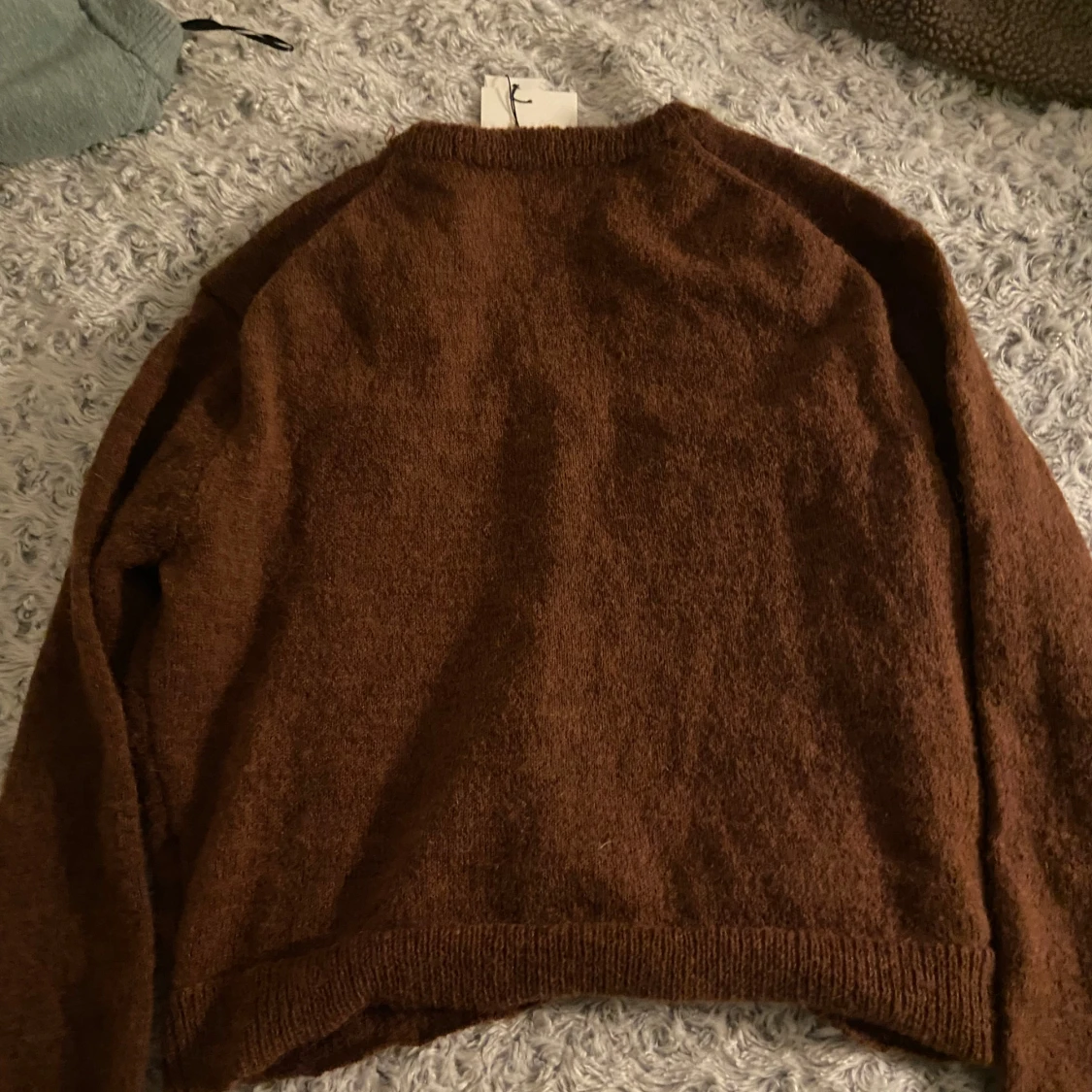 Brun stickad  - 2