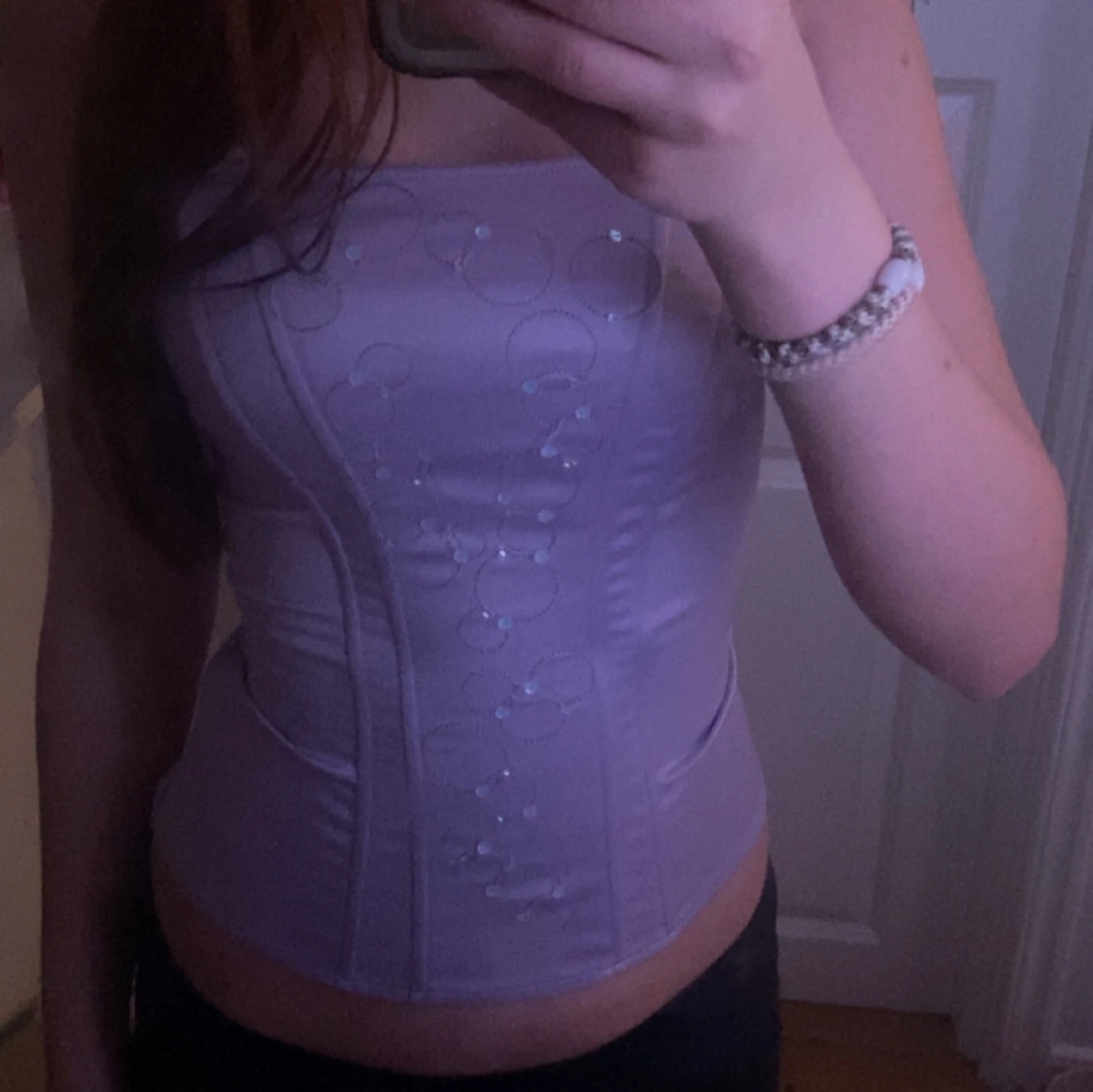 Ljuslila korsett med paljettdetaljer - 2