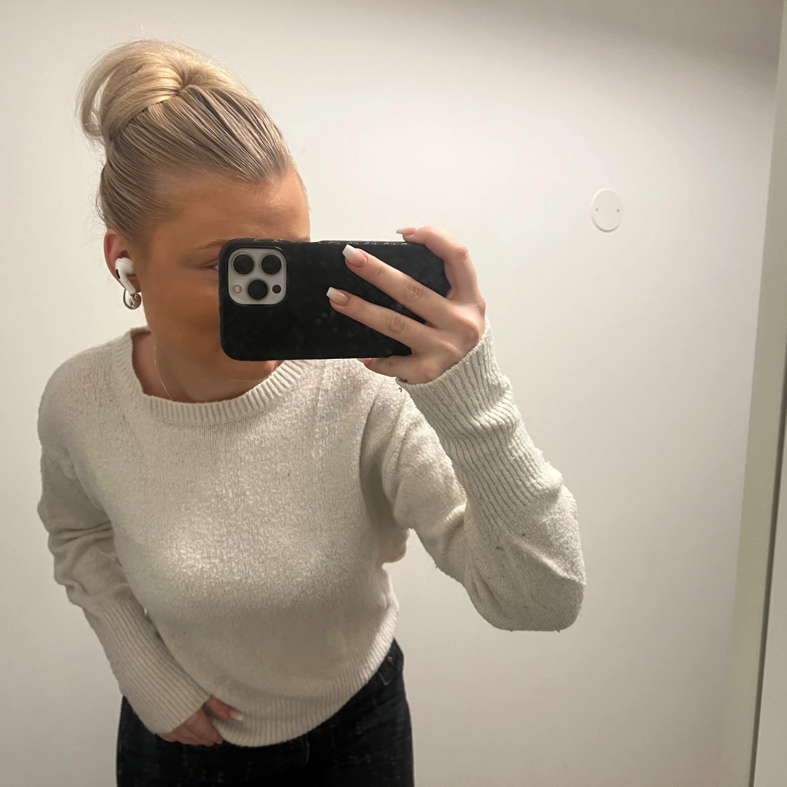 Vit stickad tröja - 1