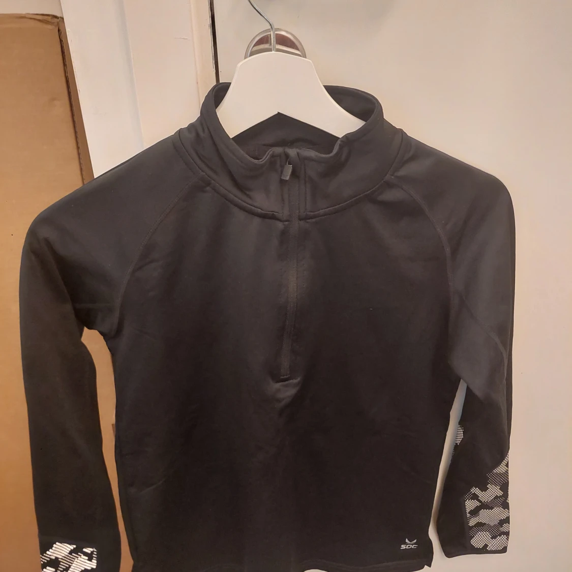 Svart långärmad tröja från SOC - 1