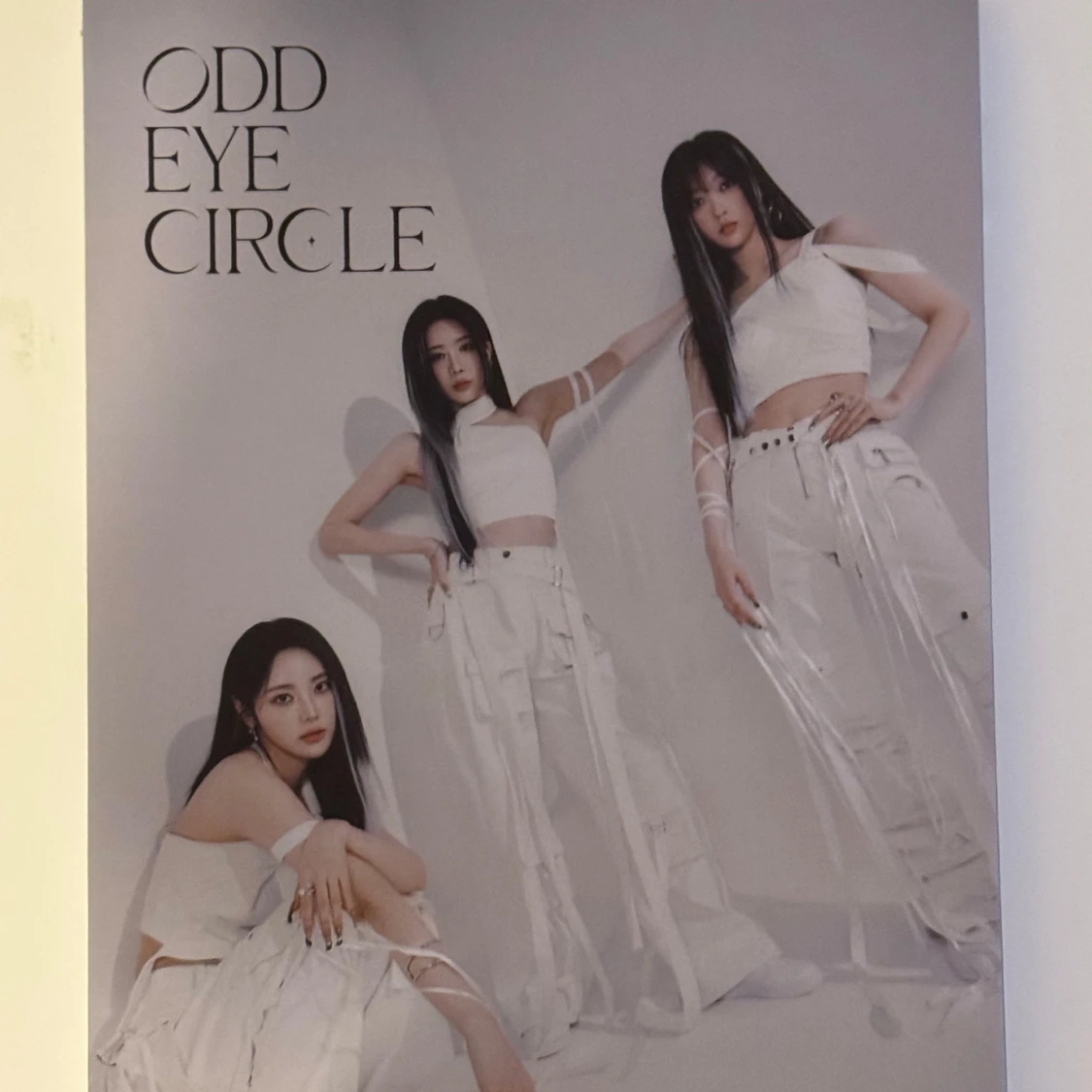 Odd eye circle album loona kpop 