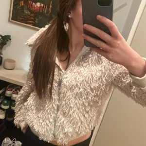 Beige teddyjacka med dragkedja - Kan tänka mig sänka pris 