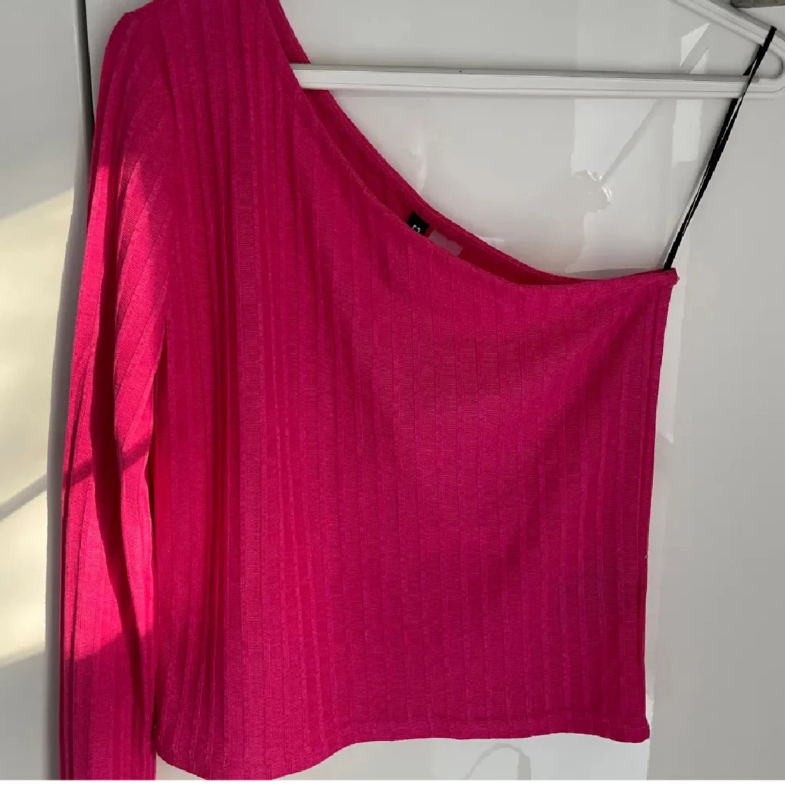 Rosa offshoulder topp från H&M Divided - 1