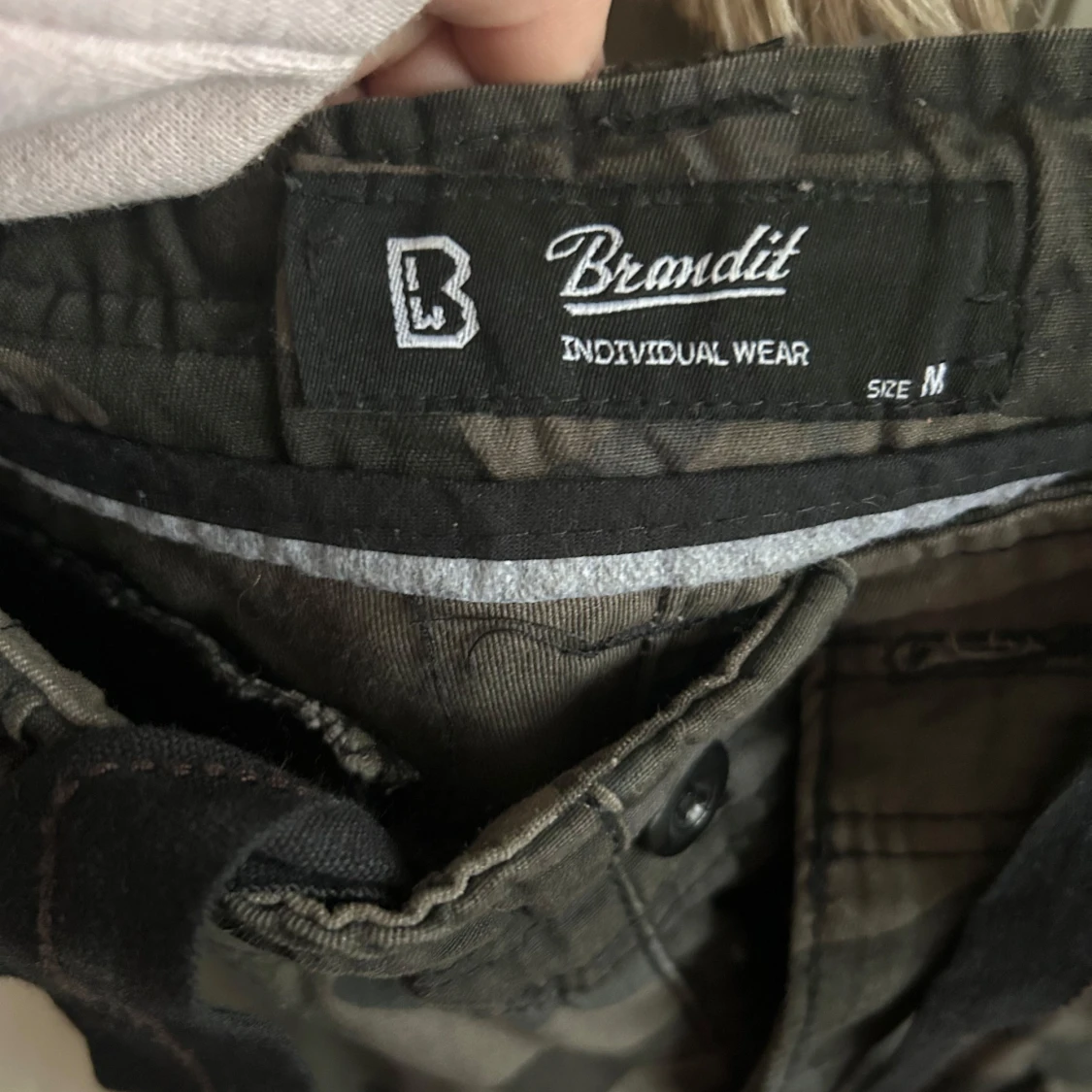 Camouflage cargobyxor från Brandit - 1