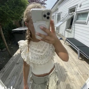 Zara topp - Fin topp från zara perfekt till sommarn💞litet hål