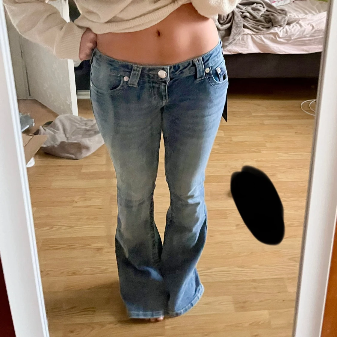 Blå bootcut jeans från True Religion