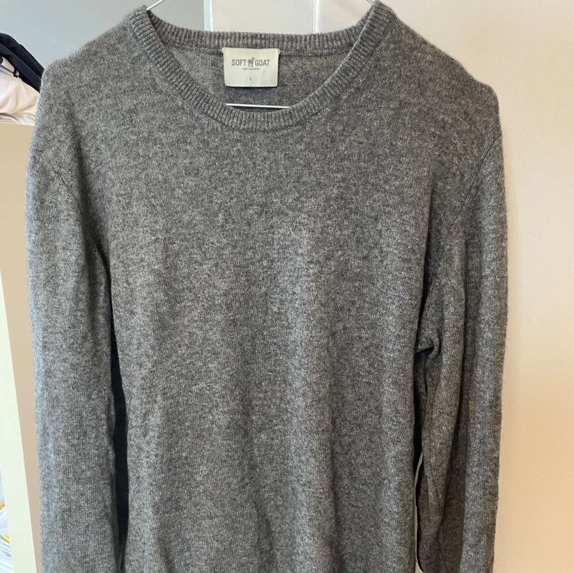 Grå kashmirtröja från Soft Goat - 1