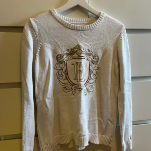 Bondelid tröja stickad  - Vit bondelid tröja 