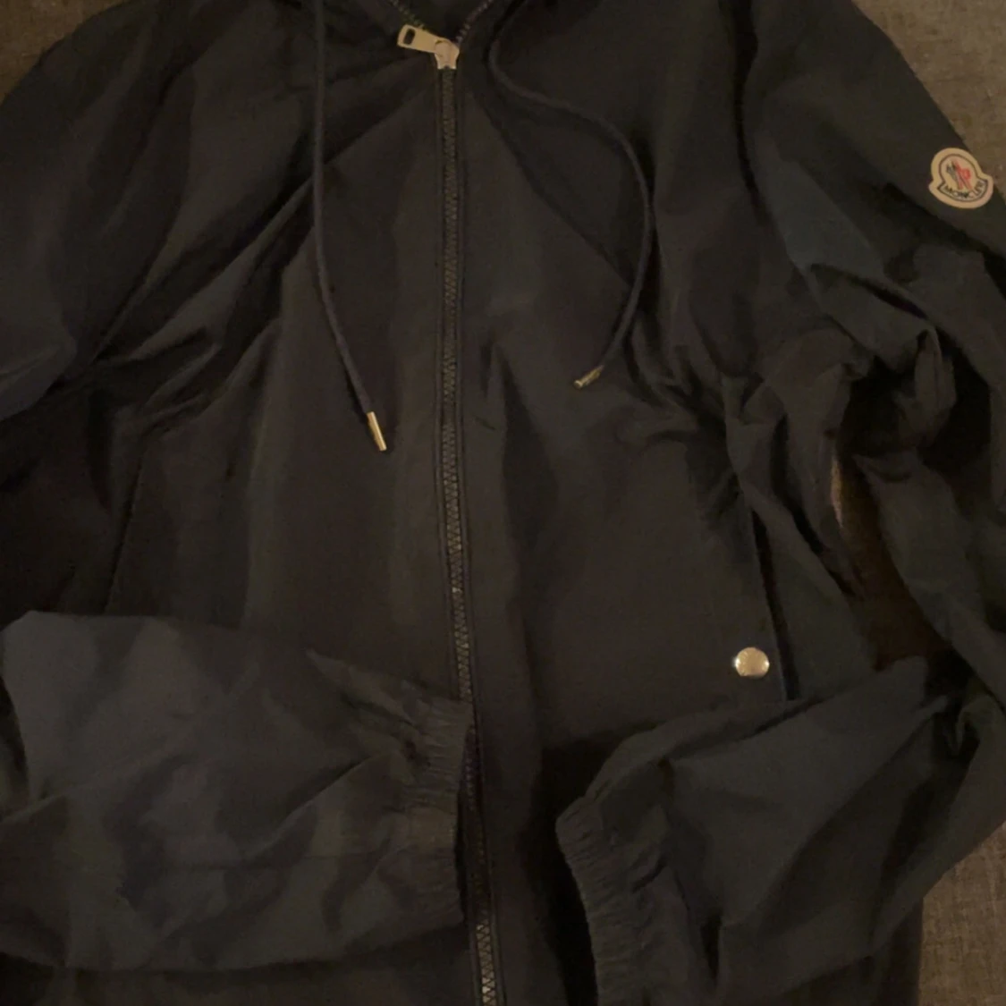 Blå vindjacka från Moncler