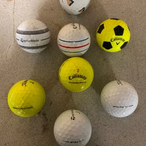 Riktigt fina golfbollar! - Hej!Är just du ute efter nya golfbollar inför kommande säsong, då har du kommit rätt! ‼️10kr/st på Pro v1/x blandade klasser PRIS:  Titleist blandade 8kr/st Pro v1/x : 12kr Callaway blandade 8kr/st Chrome soft/x 12kr/st Trippeltrack 15kr/st Taylormade blandade 8kr/st Tp5/x 12kr/st Tp5 pix 12kr/st Srixon blandade 8kr/st Z-star 10kr/st  Brigestone 7kr/st Wilson/ stuff 7kr/st Färgade bollar (finare märken) 10kr/st Färgade bollar (sämre märken) 7kr/st Vice 10kr/st  Florida bollar A/B /C/D 5 o 3 kr/st