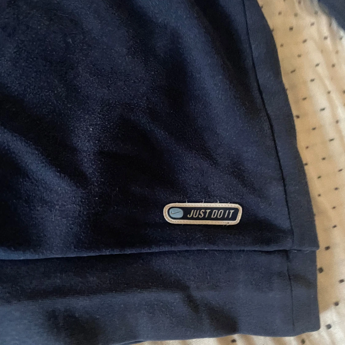 Off shoulder vintage Nike hoodie  - 2