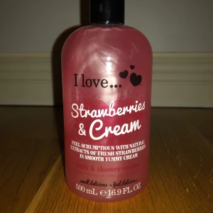 Strawberries & Cream body wash - Ny Strawberries & Cream body wash.