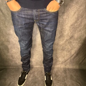 Replay anbass jeans  - // Replay anbass jeans | Storlek W33/L34 | Benlängd: 109cm / Midja: 44cm | Nypris runt 1800kr | Kontakta för fler frågor eller funderingar // Deluxecloset 