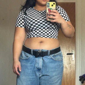 Crop top - See trough crop too