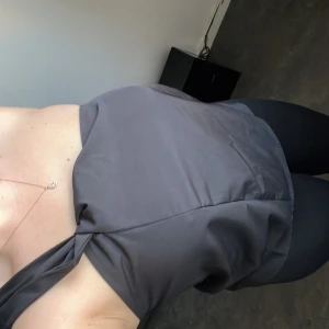 One shoulder topp - One shoulder topp från Shein. Aldrig använd i strl M🖤 