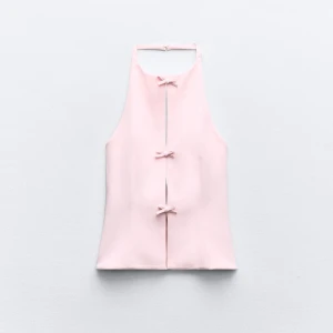 Zara topp - Säljer denna fina Zara topp då den aldrig är använd!!!