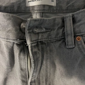 Perfect jeans  - Perfect jeans från Gina tricot. Lågmidjade i storlek 38 
