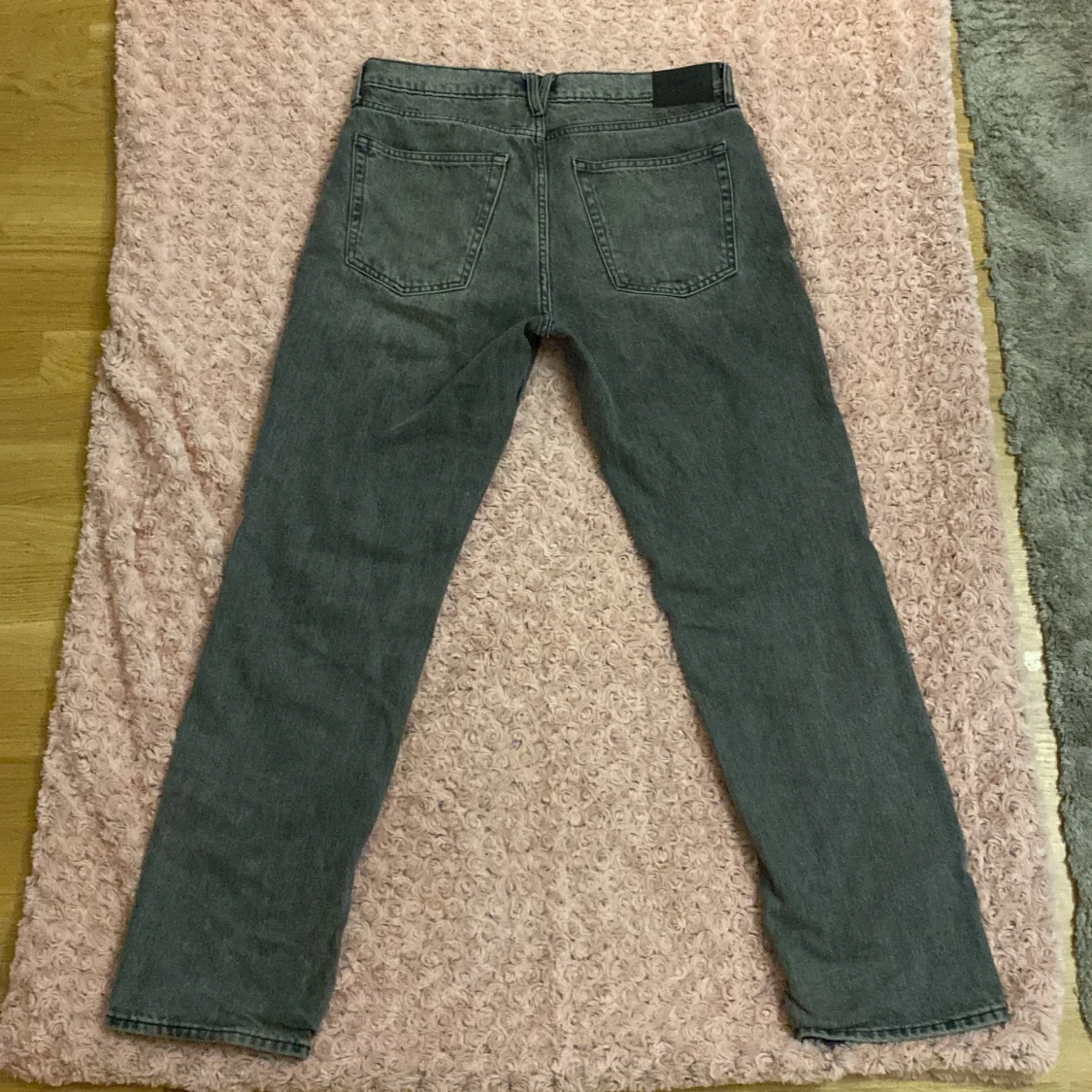 Mörk gråa jeans byxor  - 90