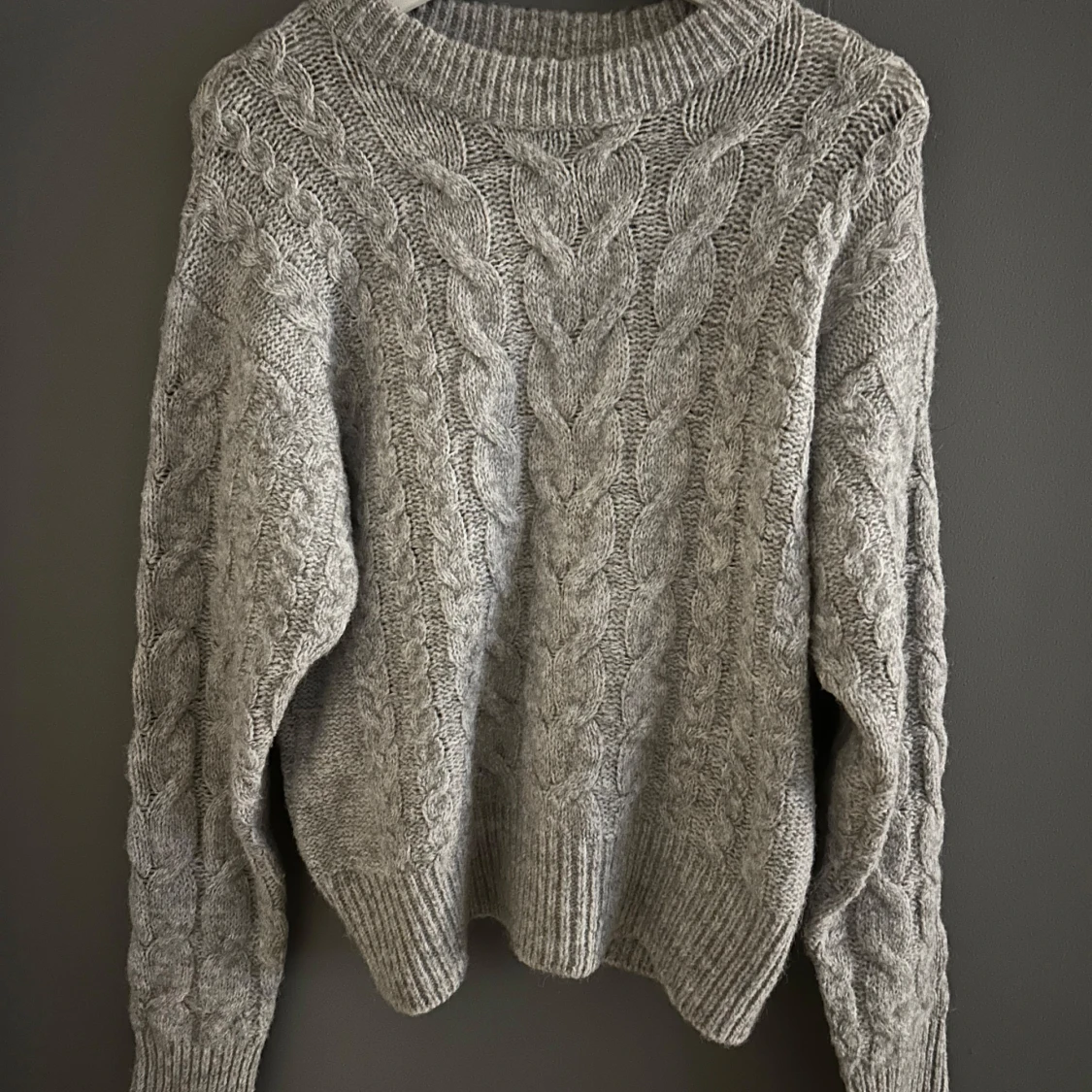 grå stickad - 91