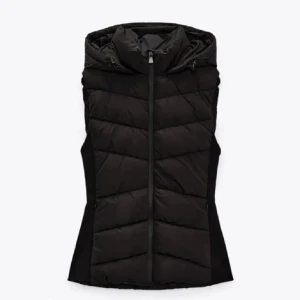 Zara väst - Zara väst säljer den använt den två gånger den är som ny. 