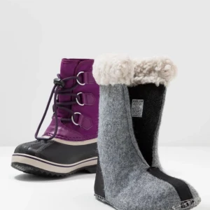 Sorel Stövlar - Dem är helt nya och är i jättebra skick. Används inte för dem är för små på min dotter 