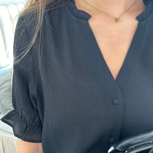 Blus - Så fin blus som tyvärr inte kommer till andvändning längre, hör av vid intresse☺️🫶