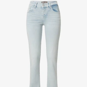 Ltb jeans - Helt nya ltb jeans använda 1 gång, modellen fallon midrise flare 🩷. Kan även byta mot ett par i storlek W26 L34